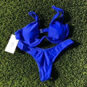 🍍4/$20🍍 Woman’s cobalt deep V bikini